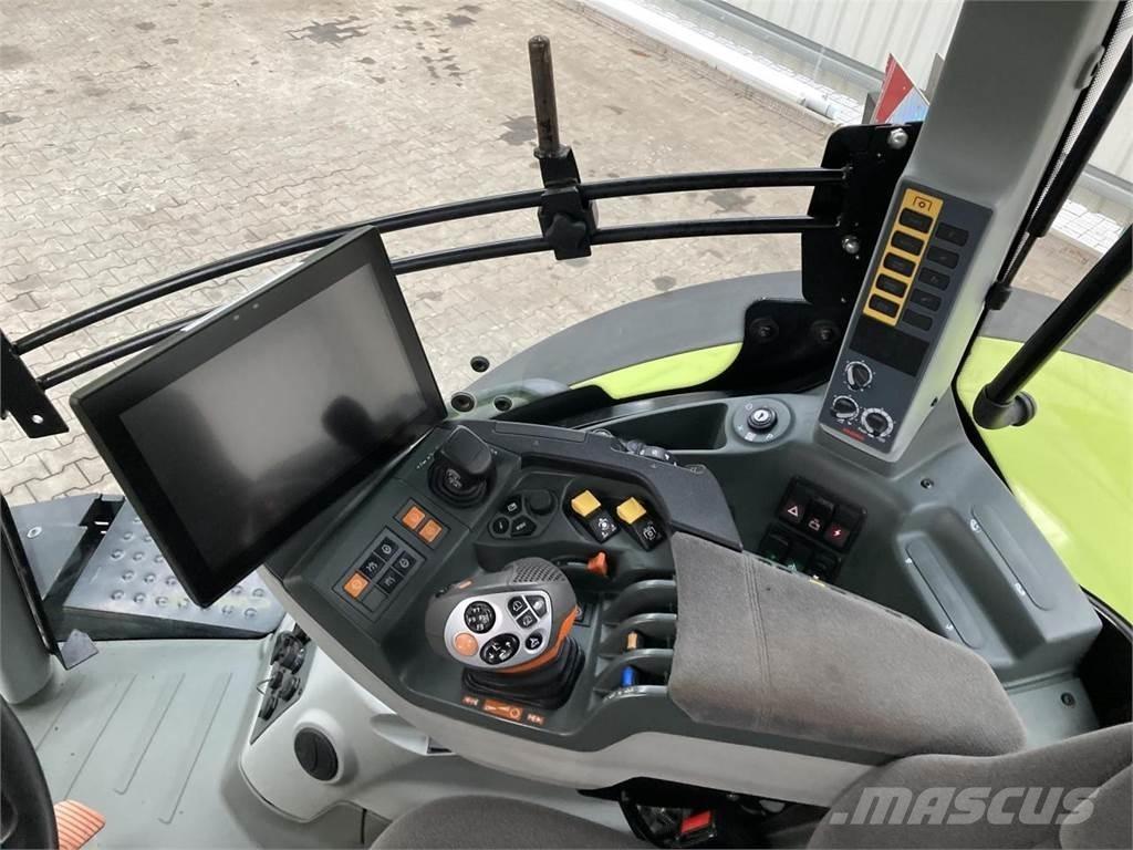 CLAAS Axion 870 トラクター