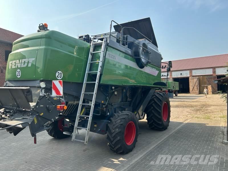 Fendt 5225 E コンバイン