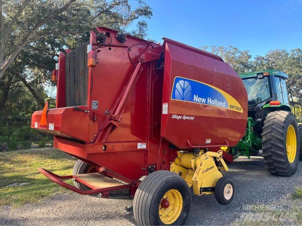 New Holland BR 7060 ラウンドベーラー