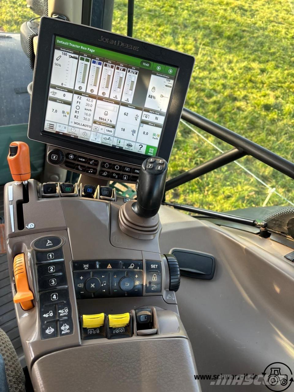 John Deere 6195R トラクター