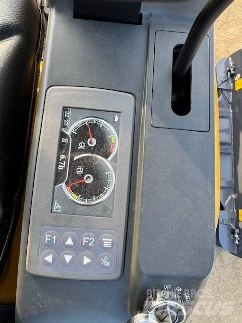 XCMG XE 18 E ミニ油圧ショベル 7t以下（ミニユンボ・ミニディガー）