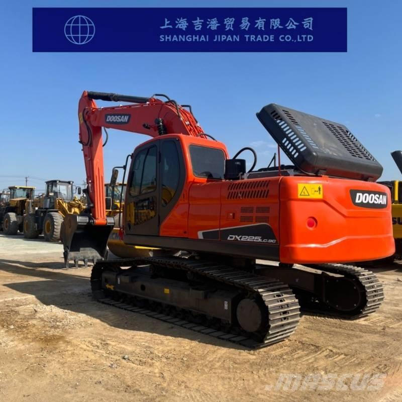 Doosan DX 225 大型油圧ショベル12t以上（パワーショベル・ユンボ）