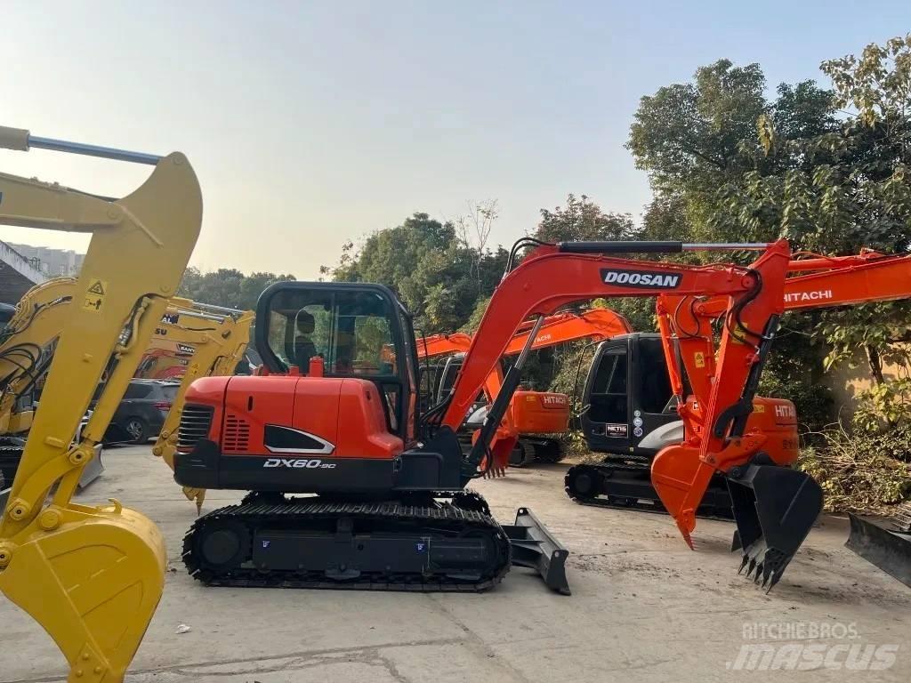 Doosan DX 60-9C ミニ油圧ショベル 7t以下（ミニユンボ・ミニディガー）