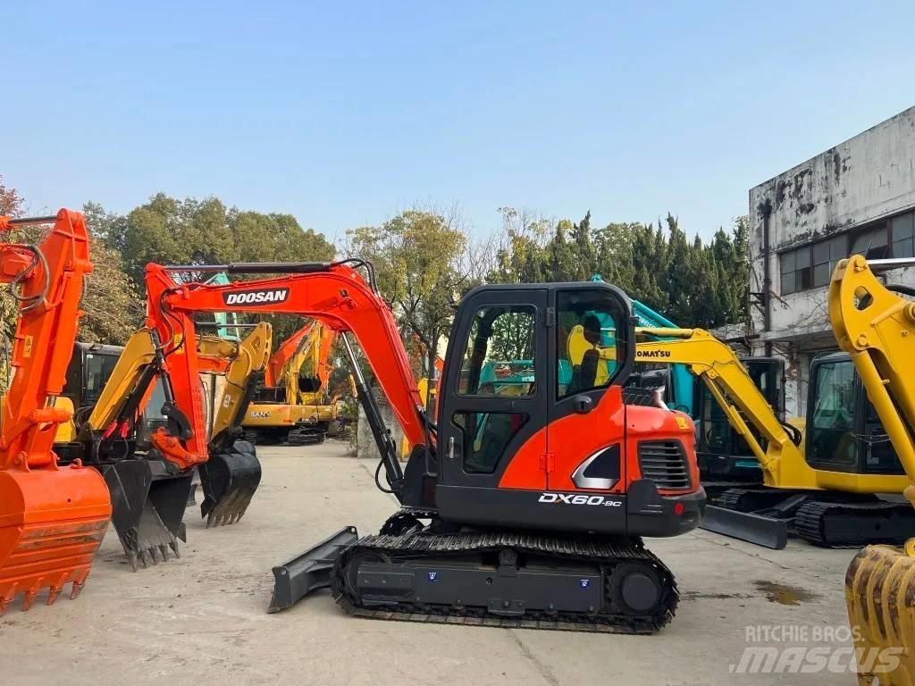 Doosan DX 60-9C ミニ油圧ショベル 7t以下（ミニユンボ・ミニディガー）