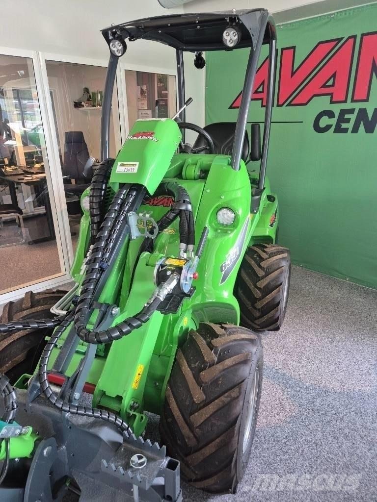 Avant 635 スキッドステアローダー
