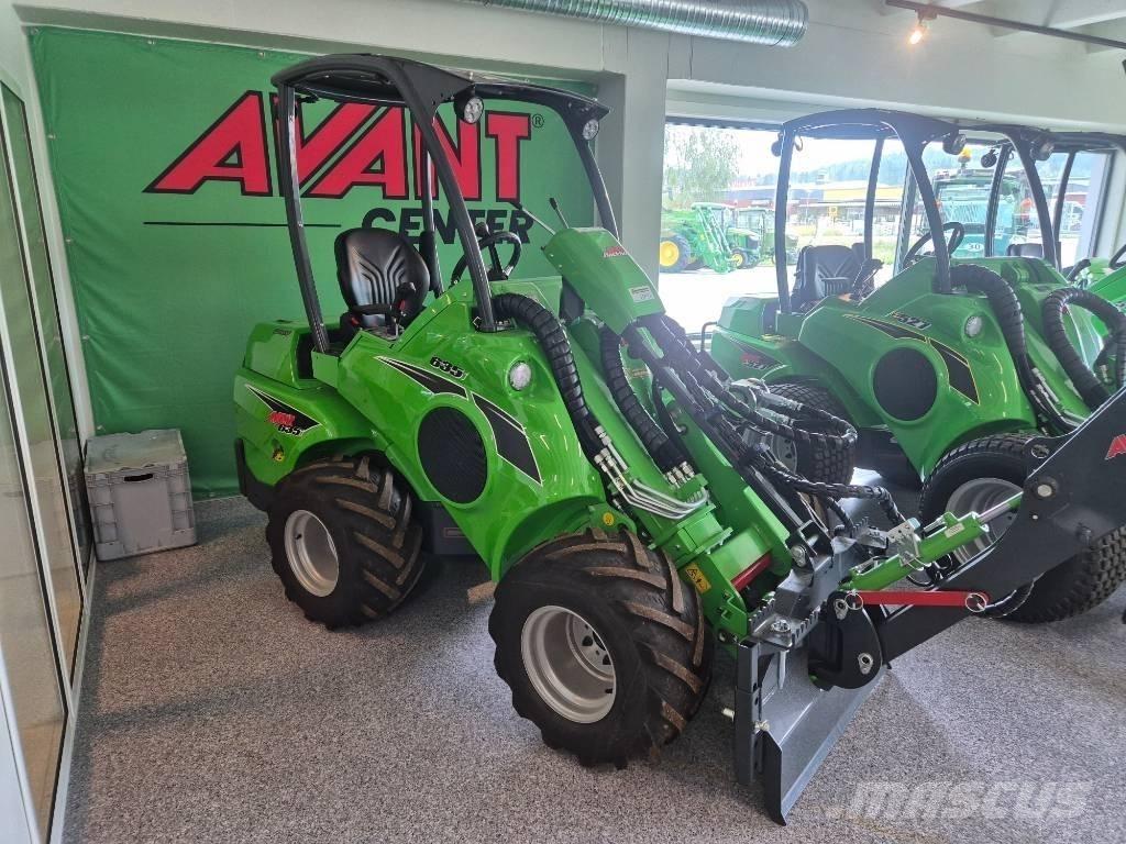 Avant 635 スキッドステアローダー