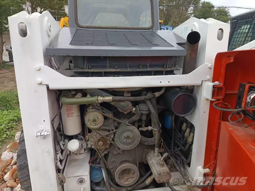 Bobcat S 590 スキッドステアローダー