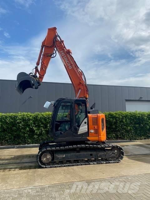 Hitachi ZX 135 US-6 大型油圧ショベル12t以上（パワーショベル・ユンボ）