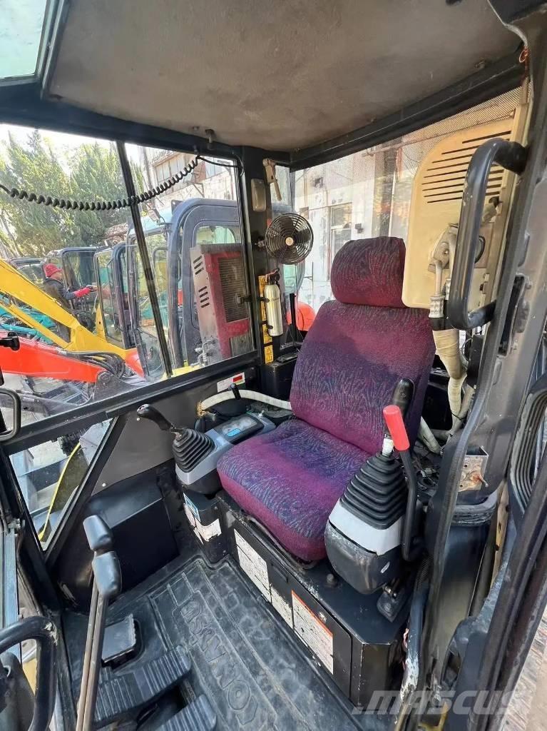 Komatsu PC 40 MR ミニ油圧ショベル 7t以下（ミニユンボ・ミニディガー）