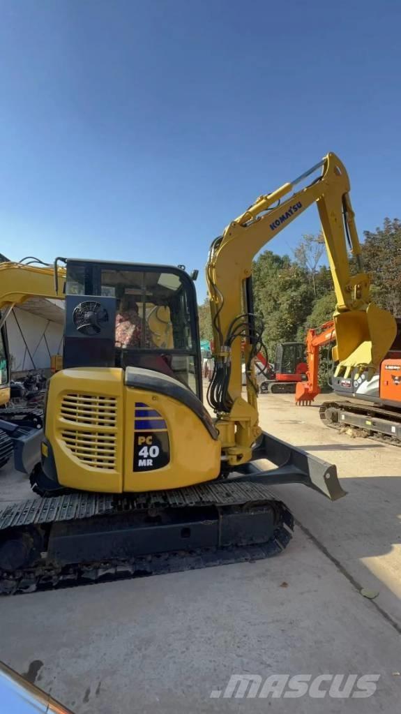 Komatsu PC 40 MR ミニ油圧ショベル 7t以下（ミニユンボ・ミニディガー）