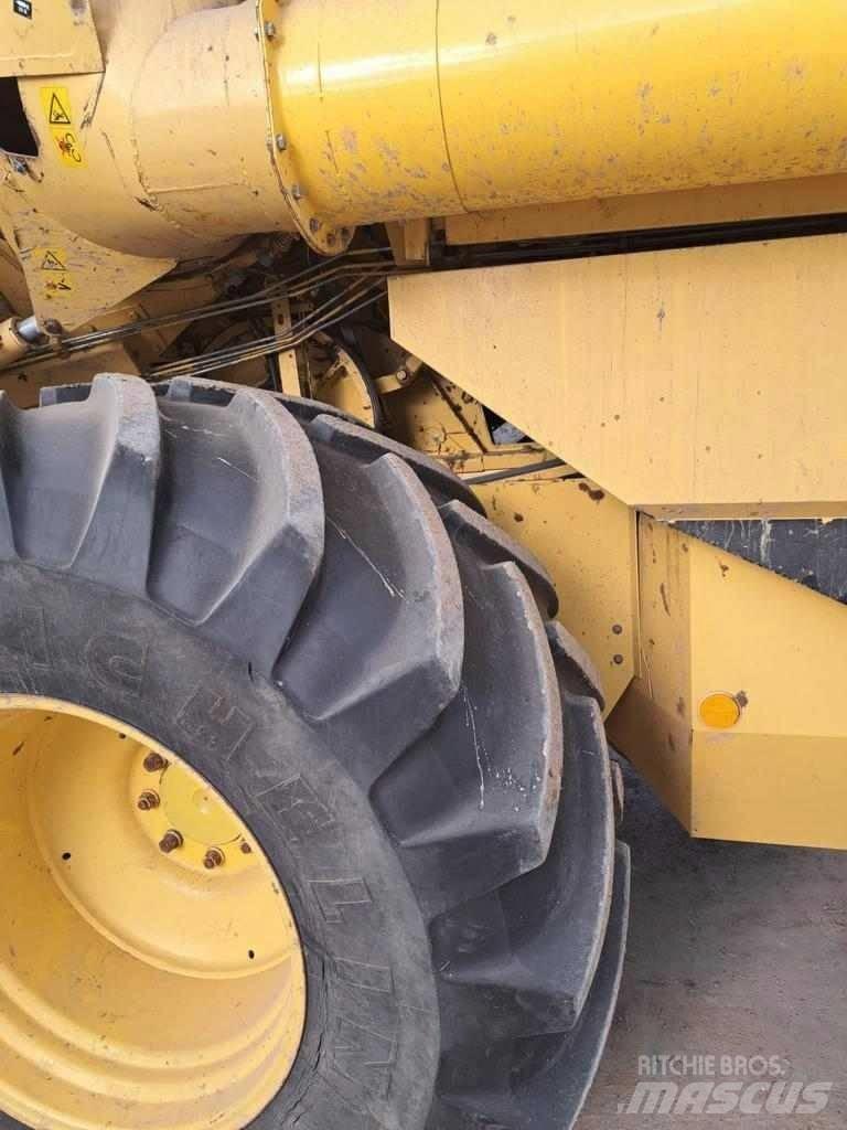 New Holland TX 66 コンバイン