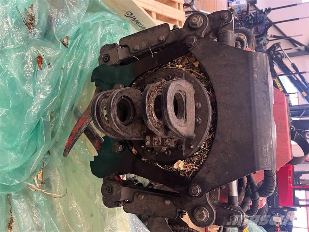 Komatsu C93 ハーベスタヘッド