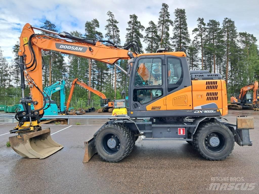 Doosan DX 165 W-5 ホイール式油圧ショベル（パワーショベル・ユンボ・バックホー）