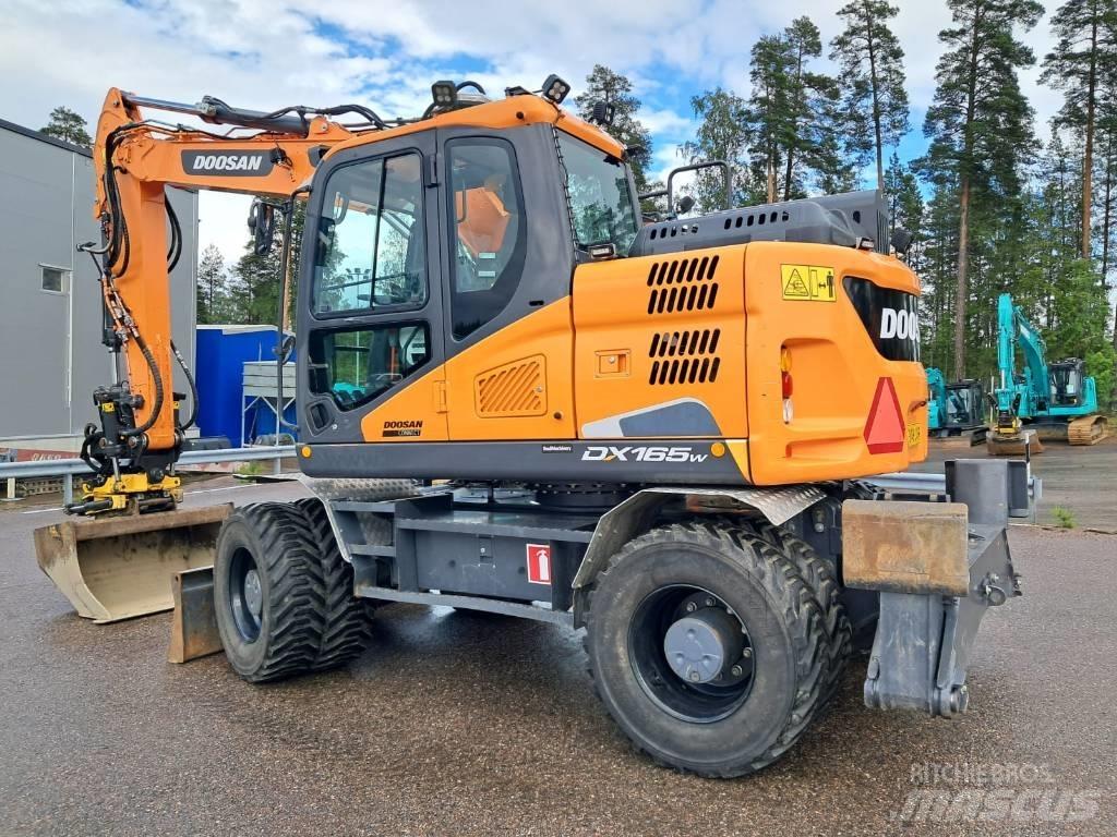 Doosan DX 165 W-5 ホイール式油圧ショベル（パワーショベル・ユンボ・バックホー）