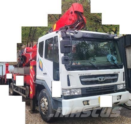 Horyong SKY450 トラック高所作業車