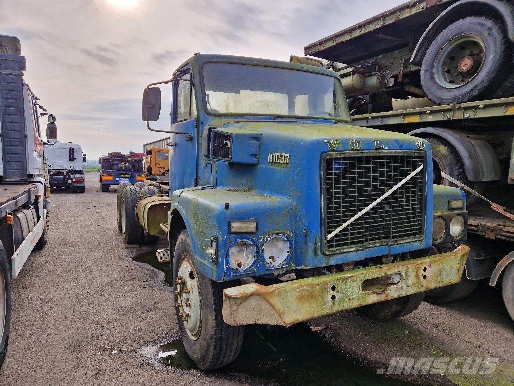 Volvo N1033 6X4 キャブ付きシャーシ