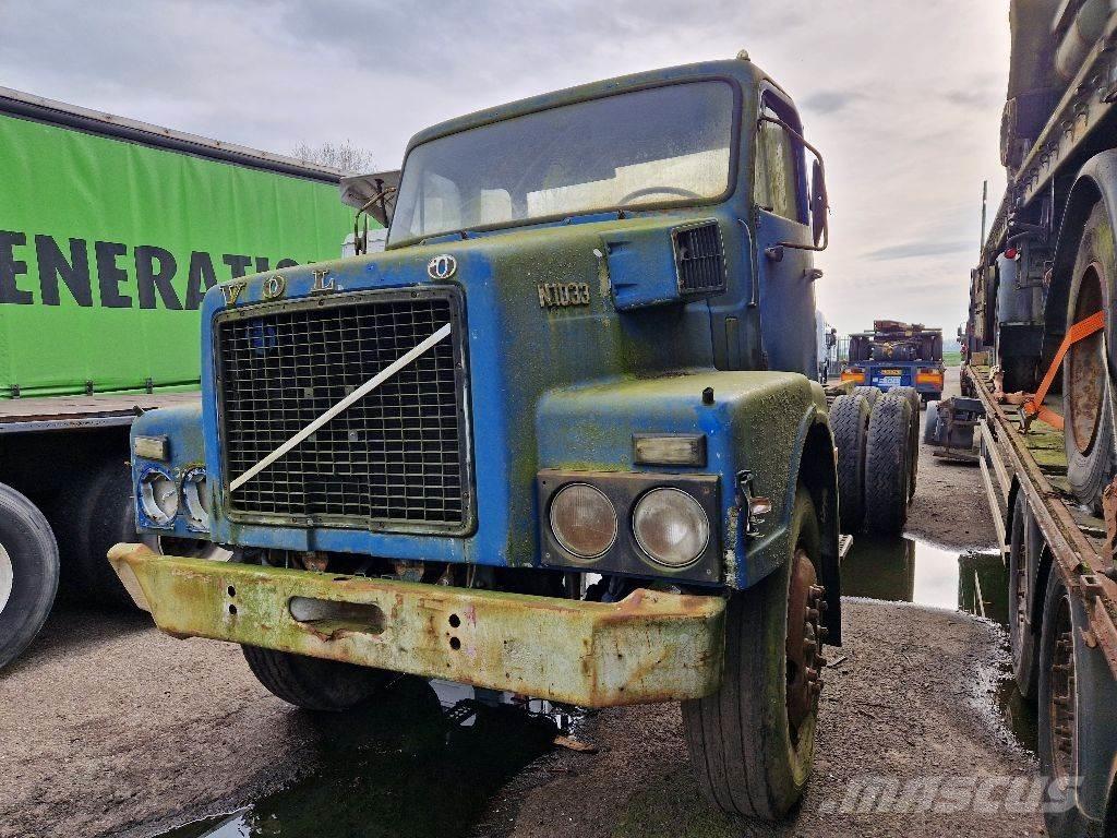 Volvo N1033 6X4 キャブ付きシャーシ