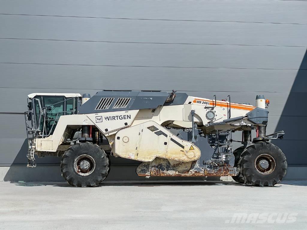 Wirtgen WR 240i アスファルトリサイクルマシン