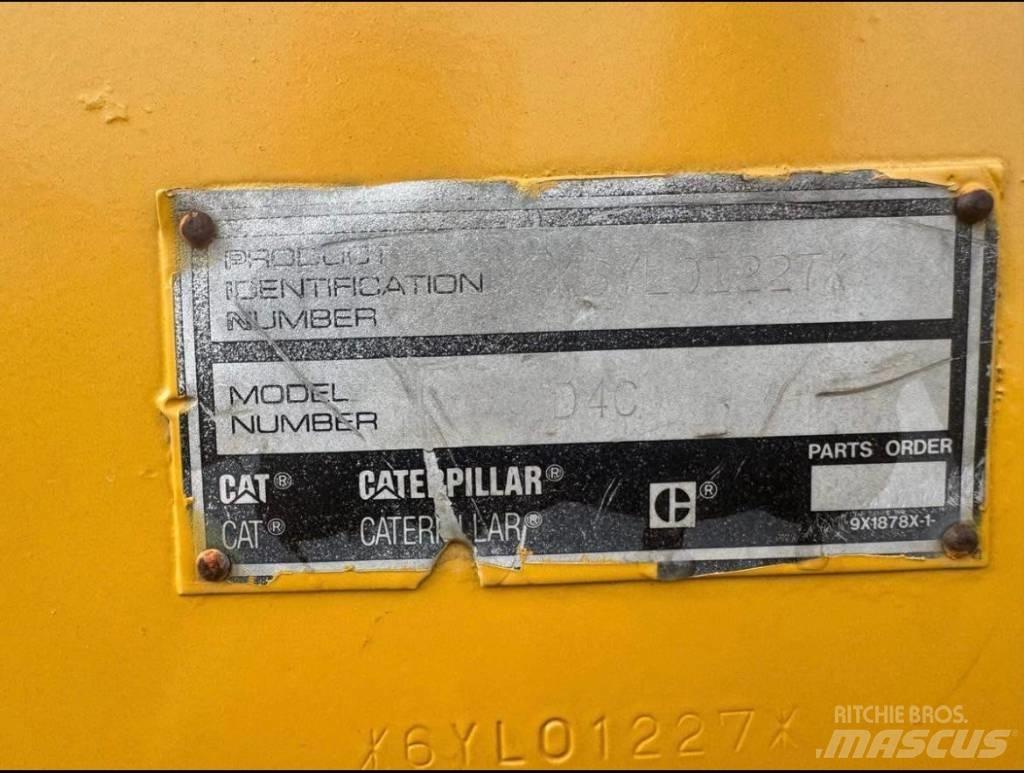 CAT D4C3 ブルドーザー