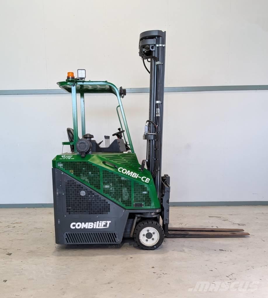 Combilift CB 3000 全方向リーチ型フォークリフト