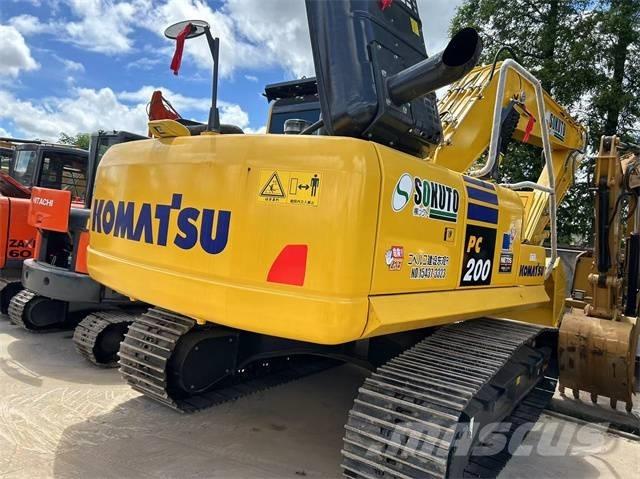 Komatsu PC 200-8 大型油圧ショベル12t以上（パワーショベル・ユンボ）