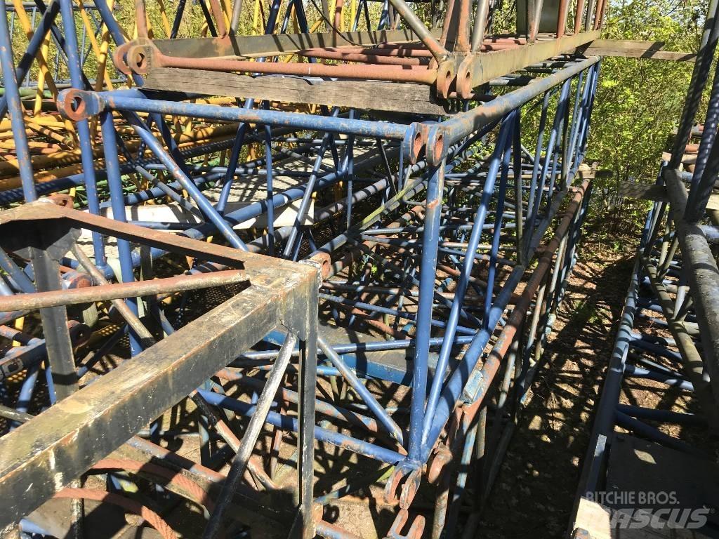  Several boom parts クレーン部品と設備
