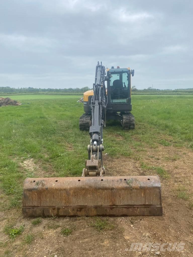 Volvo ECR 88 D Pro 中型油圧ショベル 7ｔ-12ｔ（ユンボ・パワーショベル・バックホー）
