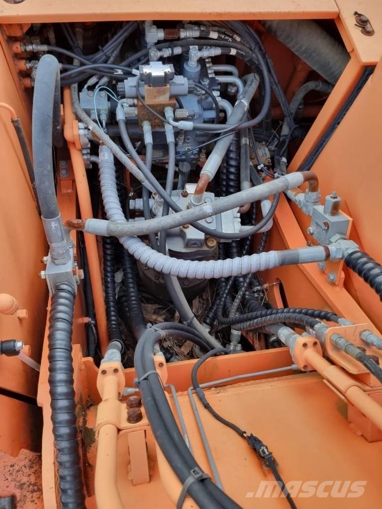 Doosan DX 210 W ホイール式油圧ショベル（パワーショベル・ユンボ・バックホー）