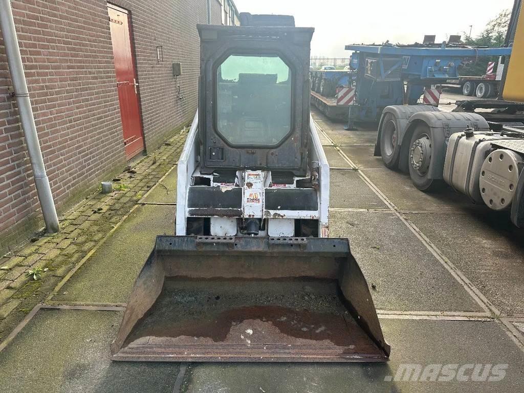 Bobcat 553 スキッドステアローダー