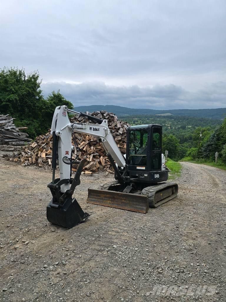 Bobcat E45 ミニ油圧ショベル 7t以下（ミニユンボ・ミニディガー）