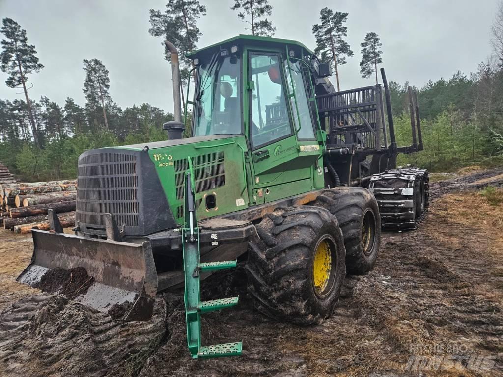John Deere 1110 D フォワーダー