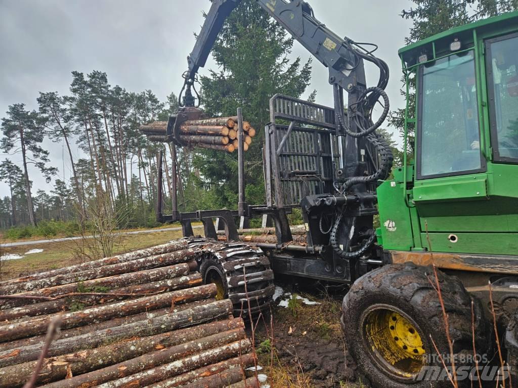 John Deere 1110 D フォワーダー