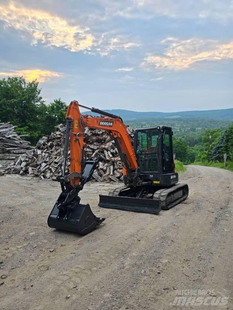 Doosan DX 50 Z ミニ油圧ショベル 7t以下（ミニユンボ・ミニディガー）