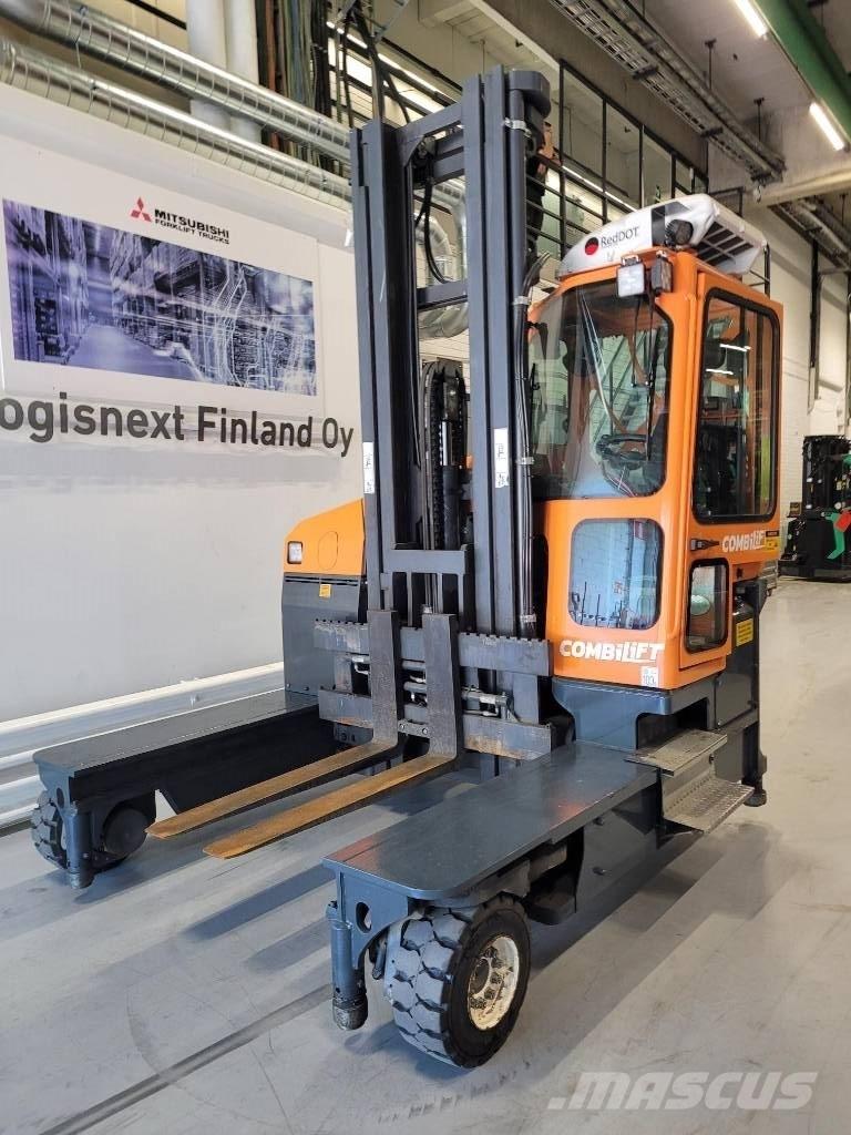 Combilift C 4000 全方向リーチ型フォークリフト