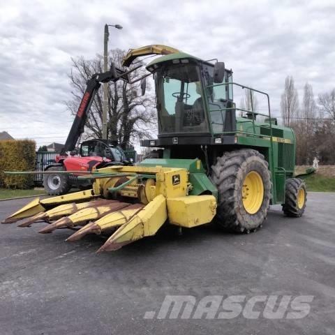 John Deere 6610 自走式フォレージハーベスター