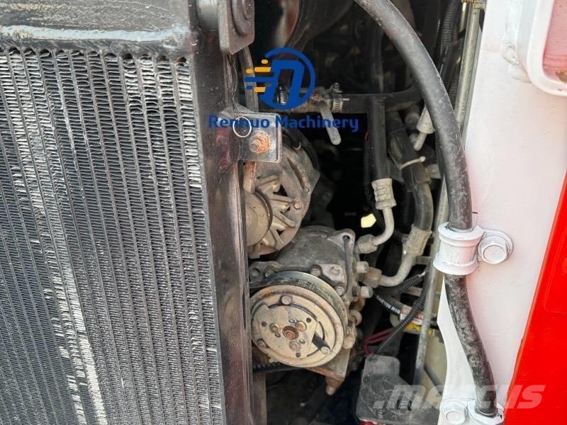 Bobcat S 130 スキッドステアローダー