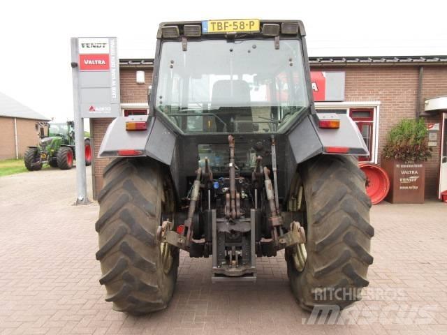 Valmet 8000 トラクター