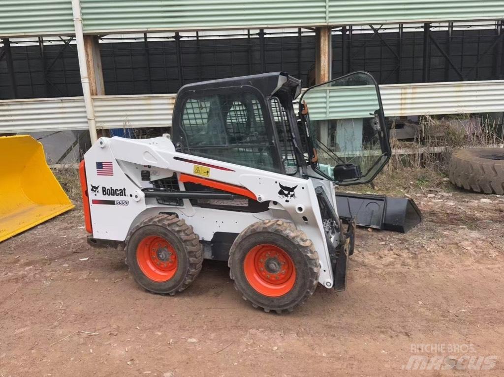 Bobcat S 550 スキッドステアローダー