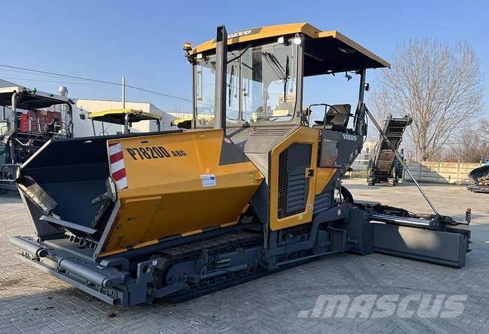 Volvo P 7820D アスファルトフィニッシャ