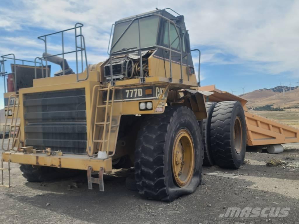 CAT 777 D アーティキュレート式ダンプトラック