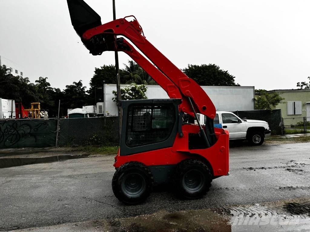 Kubota SSV 75 スキッドステアローダー