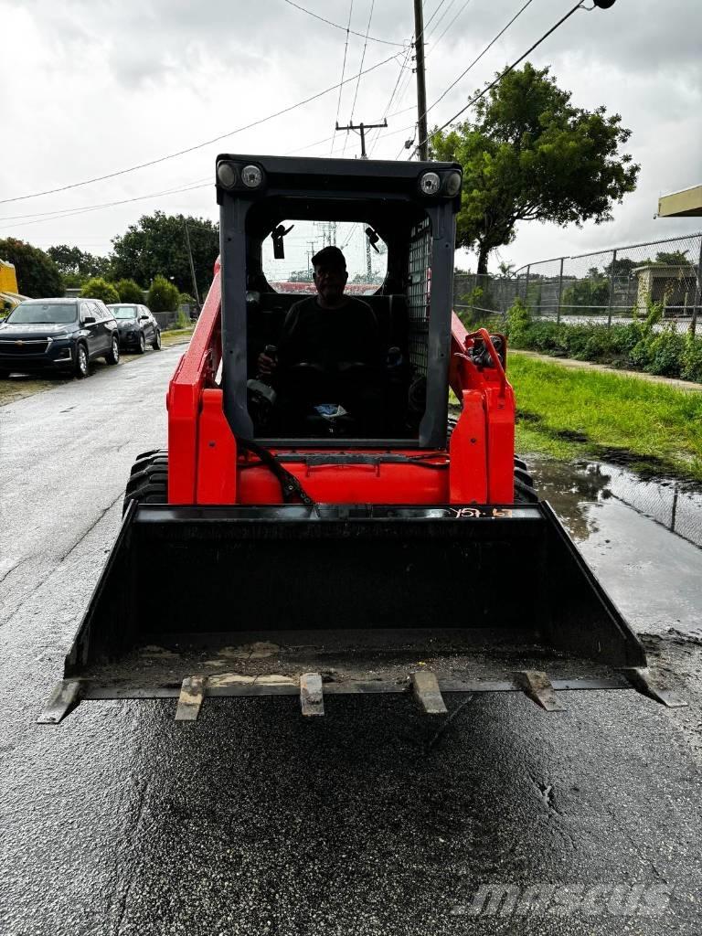 Kubota SSV 75 スキッドステアローダー
