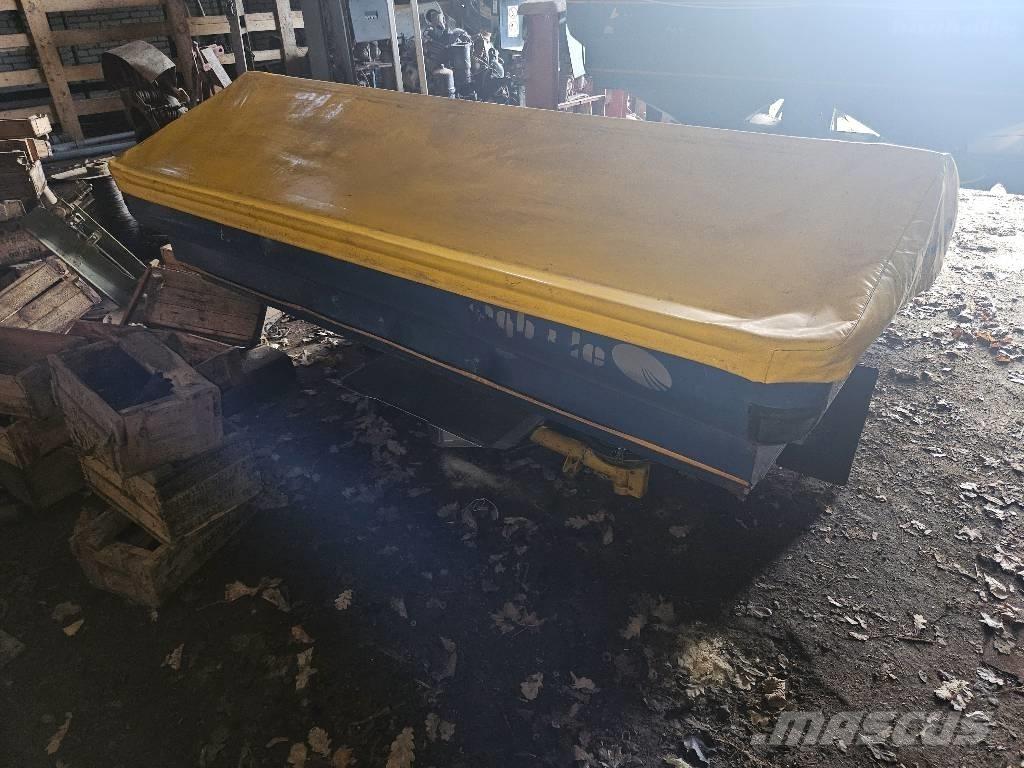 Bogballe M2 ミネラル散布機