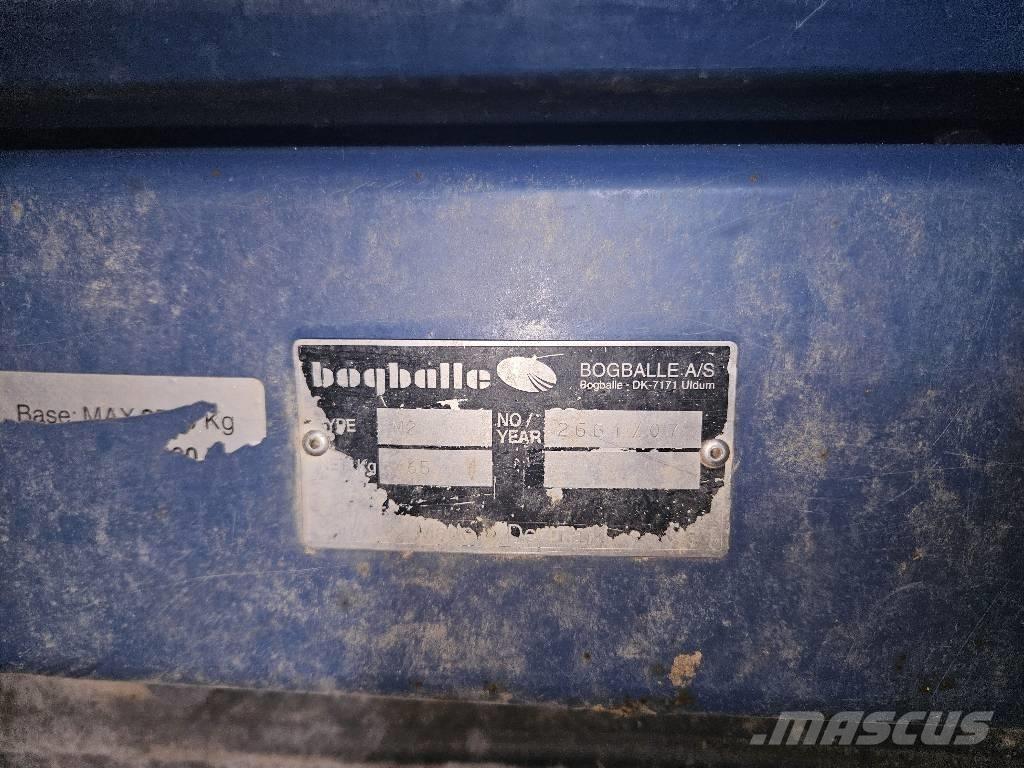 Bogballe M2 ミネラル散布機
