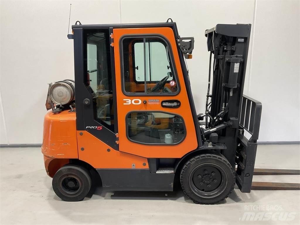 Doosan G30E-5 LPGフォークリフト