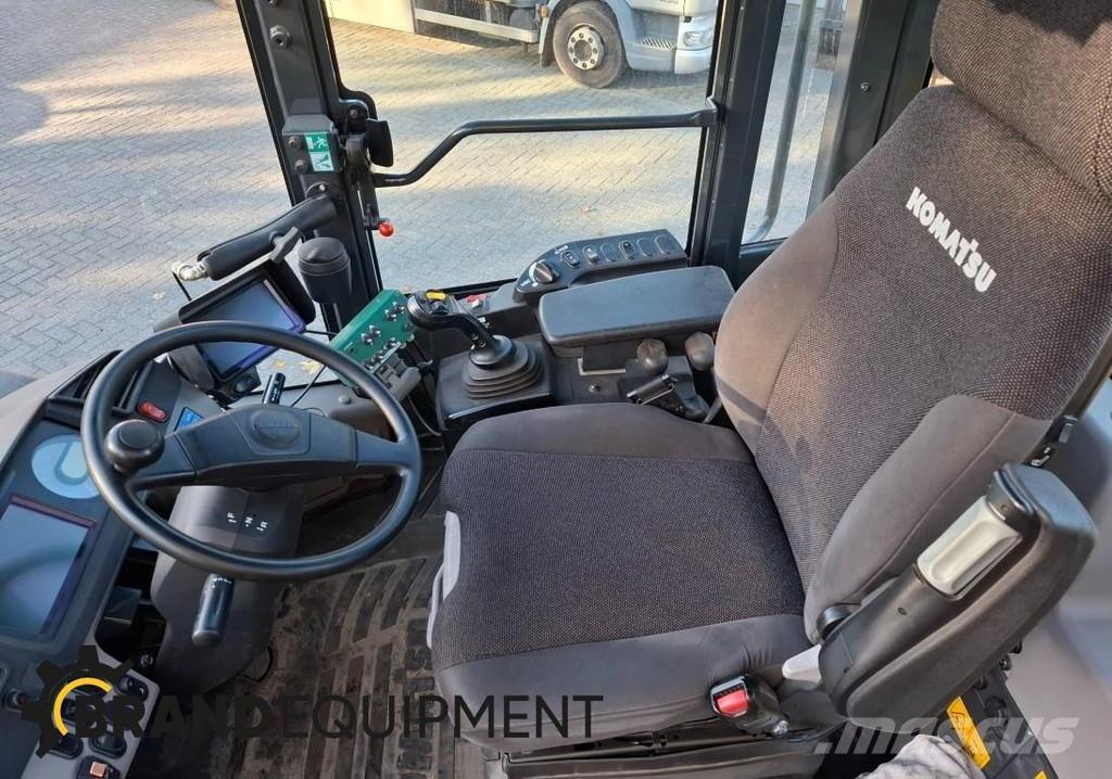 Komatsu WA270-7 ホイールローダー・タイヤショベル