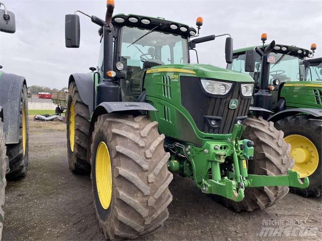 John Deere 6215R トラクター