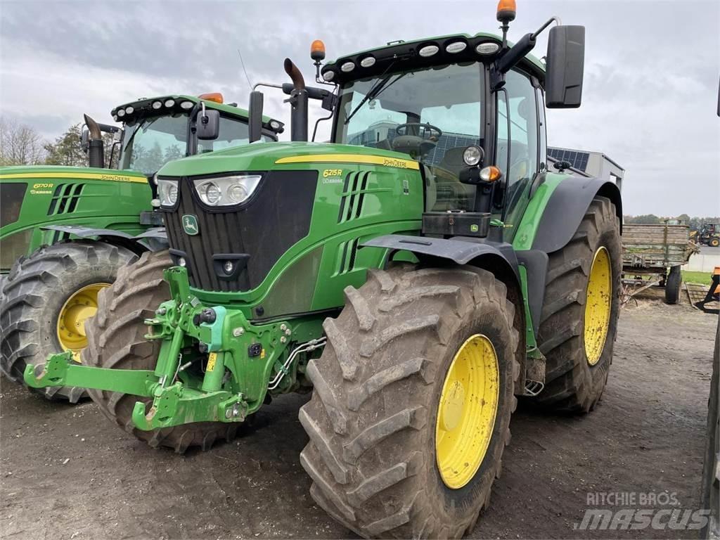 John Deere 6215R トラクター
