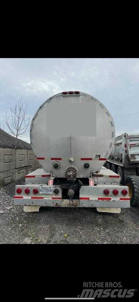 Remtec 4 AXLES タンカートレーラー