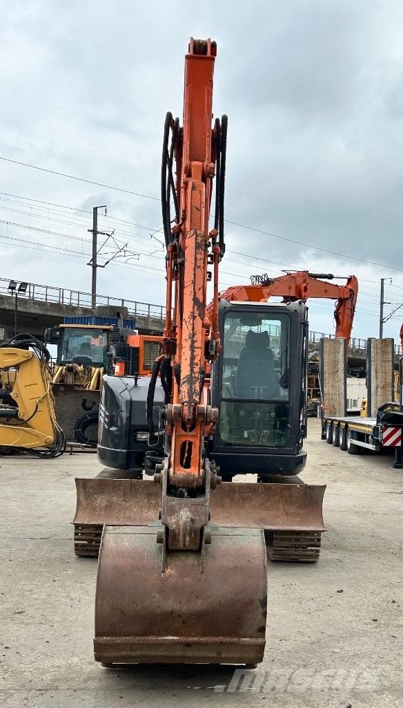 Hitachi Zaxis 85 USB 中型油圧ショベル 7ｔ-12ｔ（ユンボ・パワーショベル・バックホー）